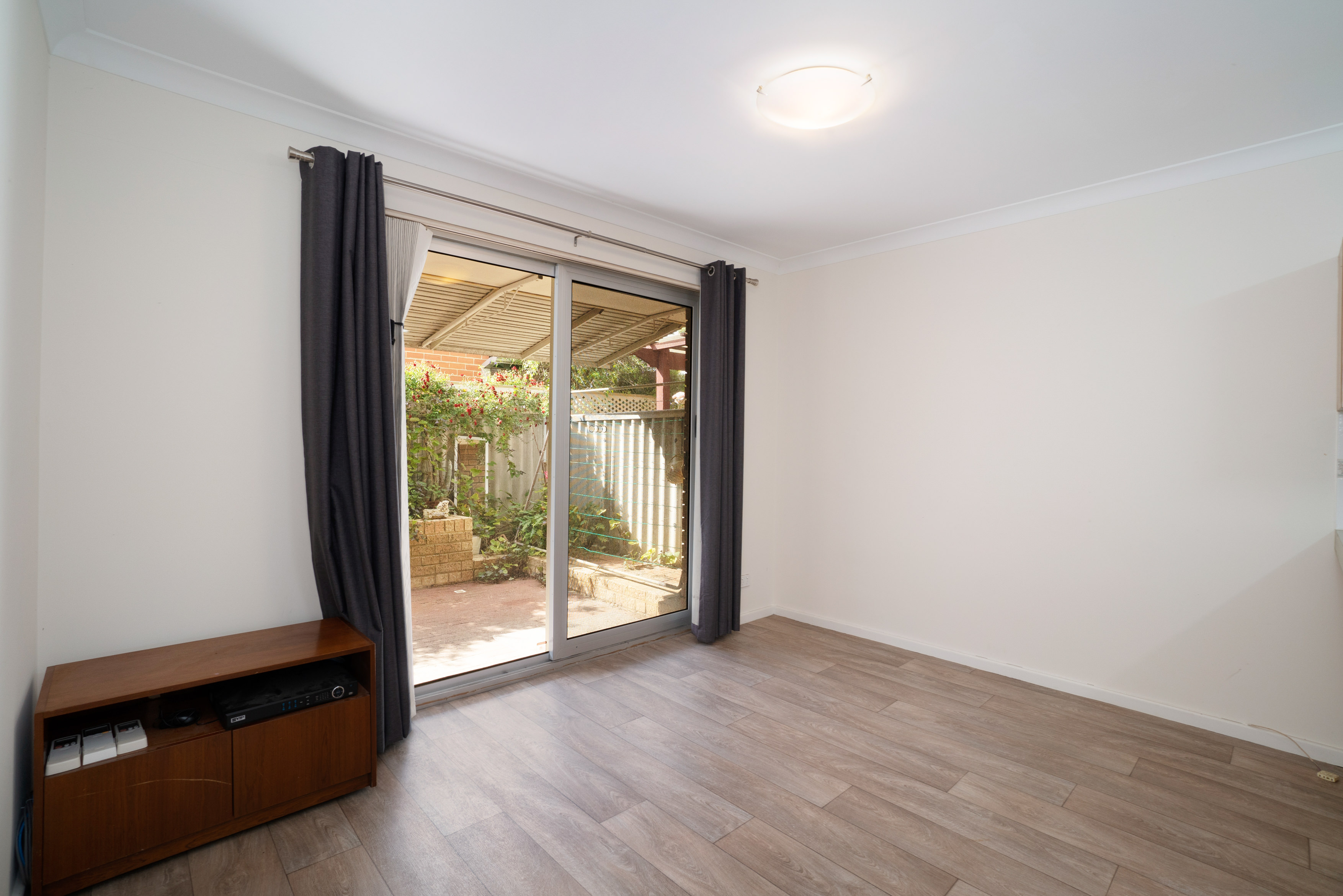 2/240 Eighth Avenue INGLEWOOD WA 6052 Irving & Keenan